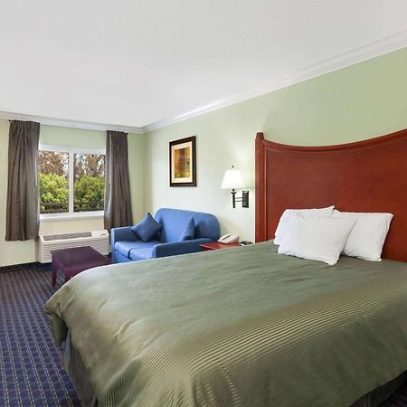 Travelodge By Wyndham Orange County Airport/ Costa Mesa Dış mekan fotoğraf