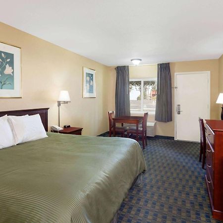 Travelodge By Wyndham Orange County Airport/ Costa Mesa Dış mekan fotoğraf