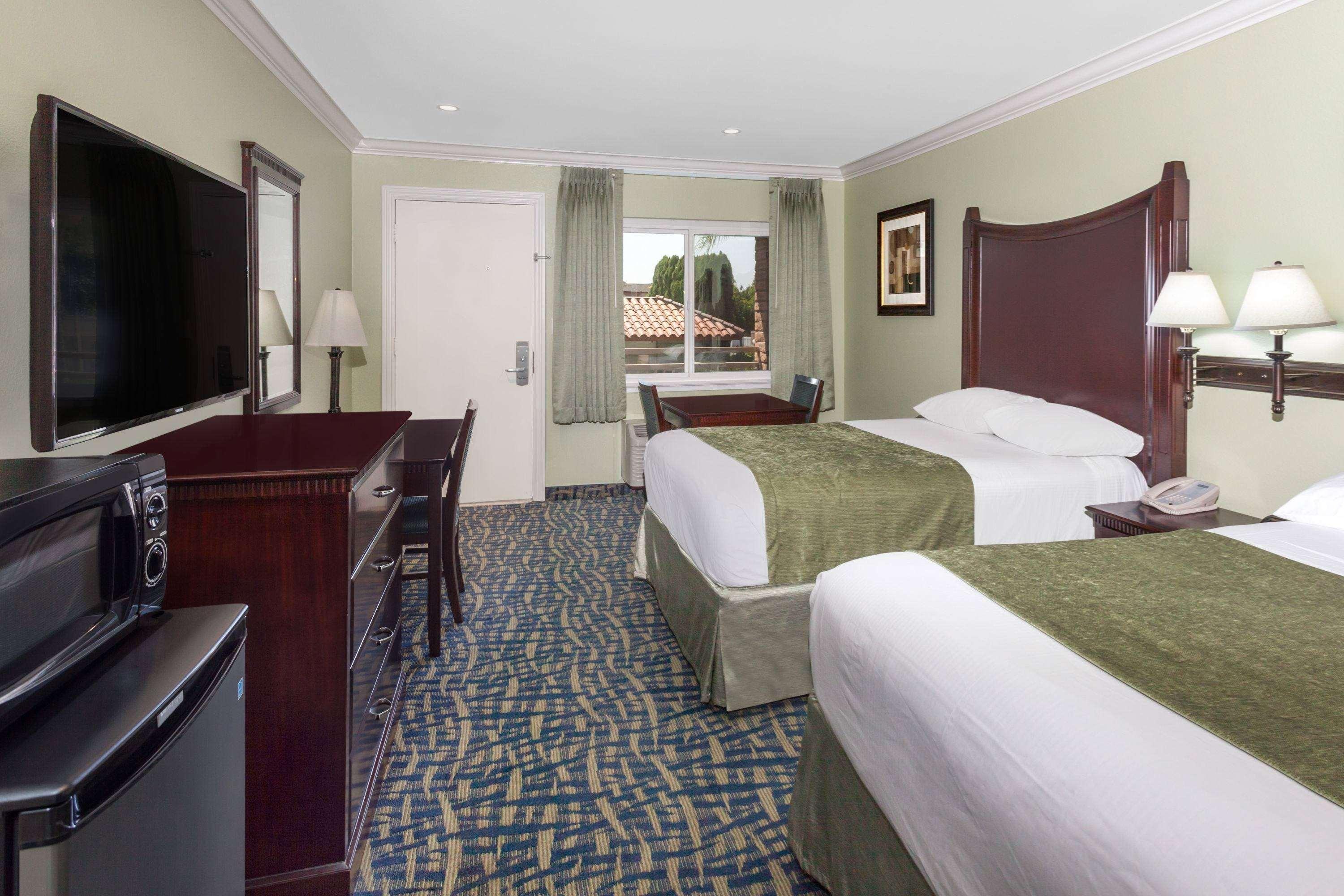 Travelodge By Wyndham Orange County Airport/ Costa Mesa Dış mekan fotoğraf