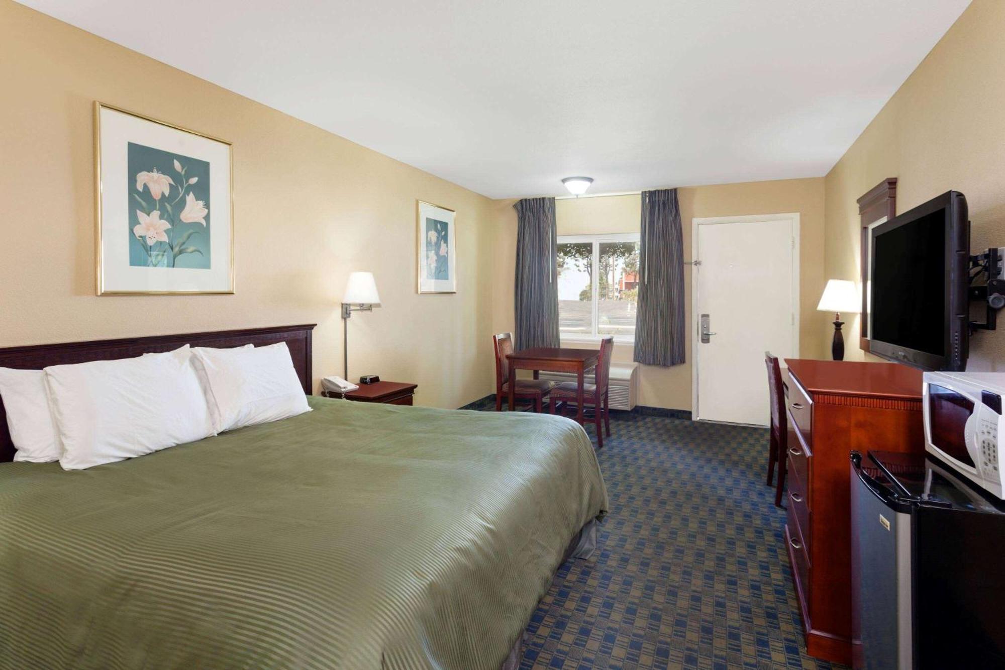 Travelodge By Wyndham Orange County Airport/ Costa Mesa Dış mekan fotoğraf