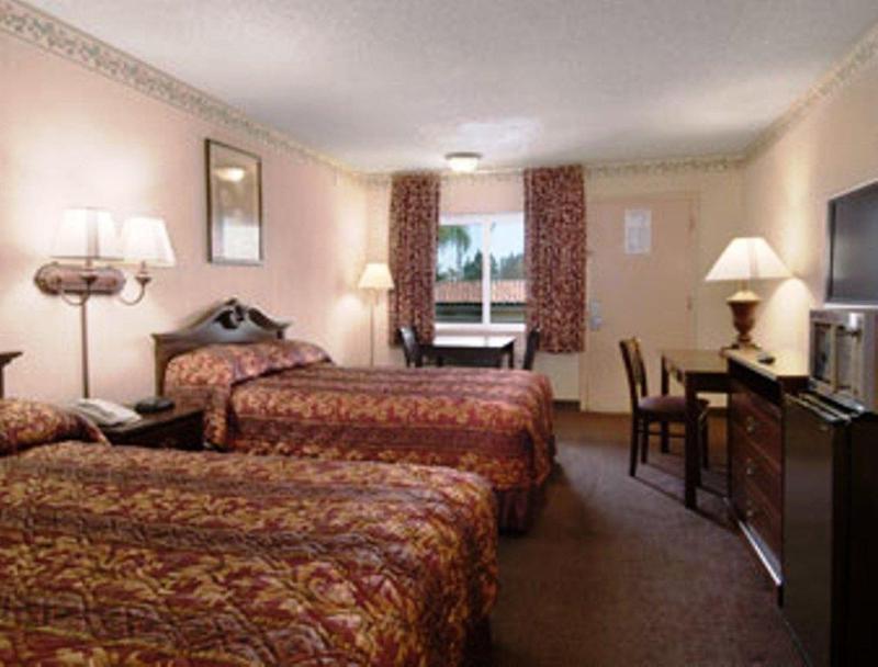 Travelodge By Wyndham Orange County Airport/ Costa Mesa Dış mekan fotoğraf